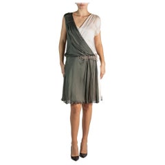 Alberta Ferretti mini-robe de cocktail grise et blanche des années 1990
