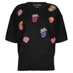 Escada des années 1990 - Top à salade brodé de fruits bleu marine