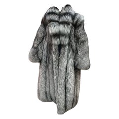 Manteau léger saga en fourrure de renard argenté, neuf, taille 18 L