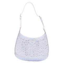 PRADA Cleo, borsa a tracolla triangolare in raso con logo sotto il braccio, tempestata di cristalli blu