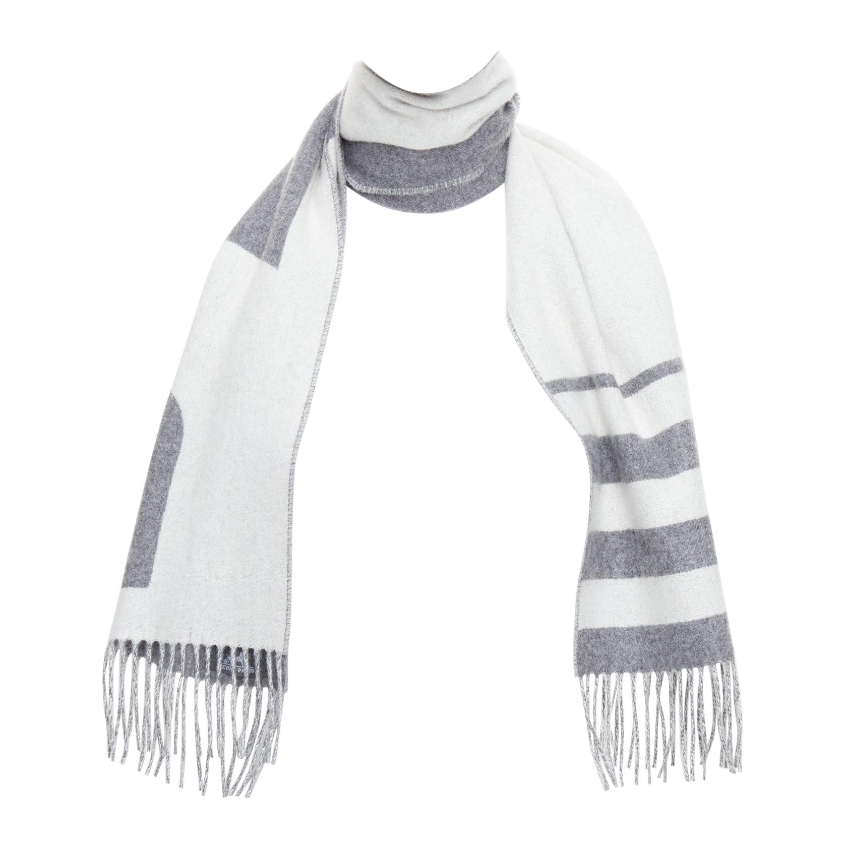 HERMES 100% cashmere abstract horse head fringe wool scarf For Sale