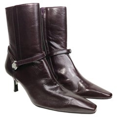Bottines en cuir bordeaux de Chanel