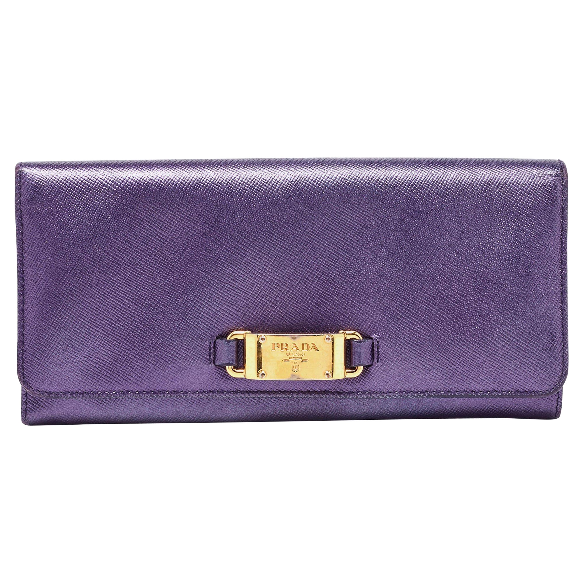 Portafoglio continentale Prada con patta e logo in pelle saffiano viola