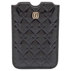 Funda de teléfono Fendi Fendilicious de charol negro en relieve