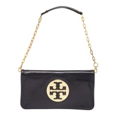 Tory Burch Schwarze Leder-Clutch mit Reva-Kette