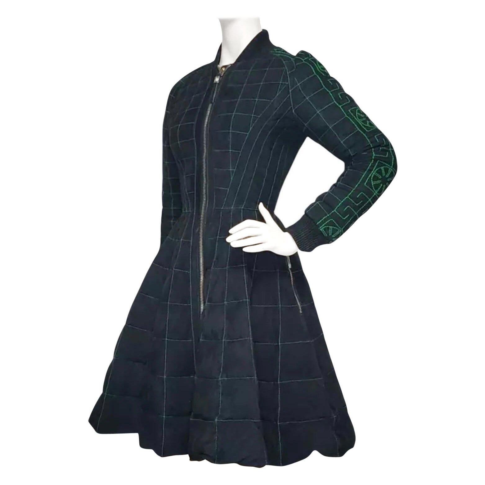 Look A/I 2015 #16 Nuovo piumino nero Versace in vendita