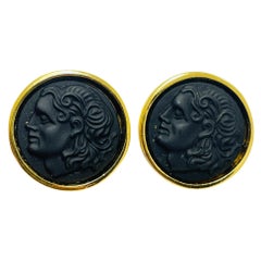 Pendientes de clip romanos bizantinos de cristal moldeado negro en tono dorado vintage
