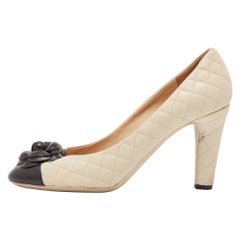 Chanel Cream/Black Leather Flower Pumps Size 40