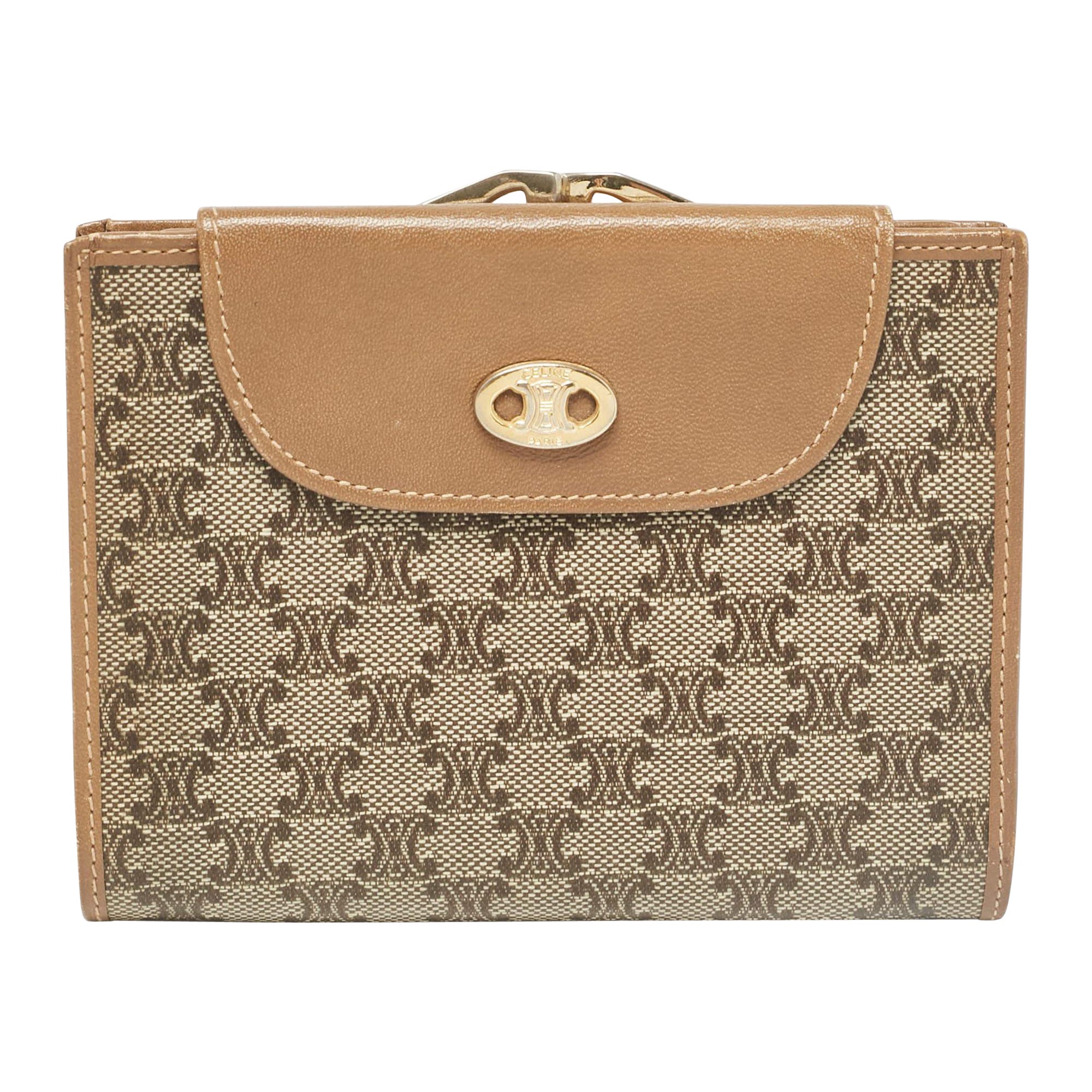 Cartera compacta Kisslock de piel y lona revestida de macadán color tostado Celine