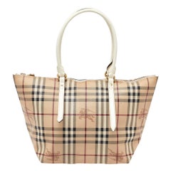 Bolso Salisbury de Burberry en lona recubierta de cuadros Haymarket beige y charol