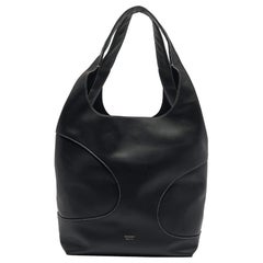 Salvatore Ferragamo Tote de piel negra con detalle recortado