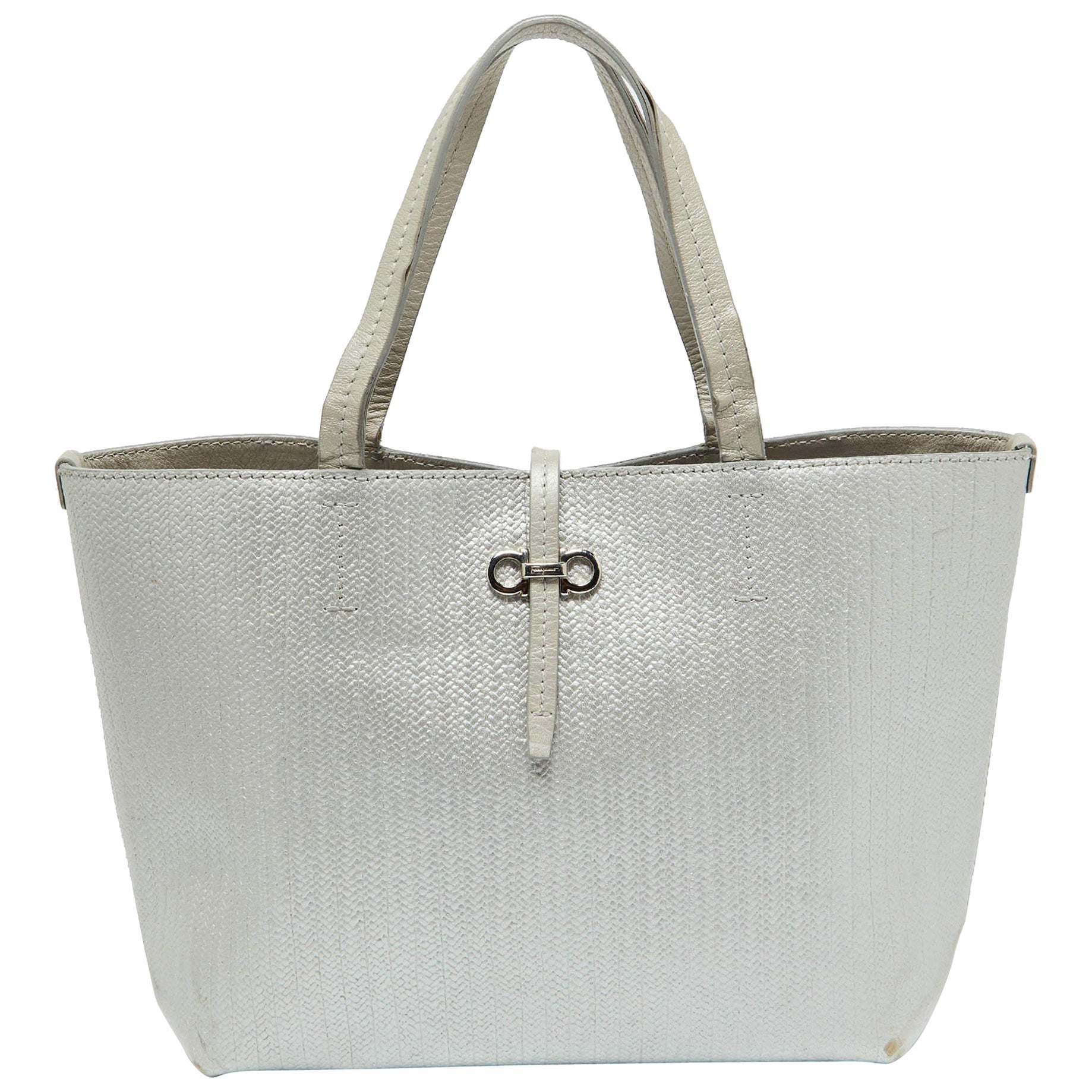 Salvatore Ferragamo Fourre-tout en cuir gaufré gris clair