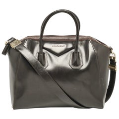 Givenchy Cartera Antigona Mediana de Piel Marrón