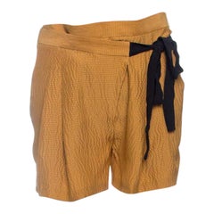 A. Matthewson Pantaloncini giallo senape con dettaglio a cravatta S.