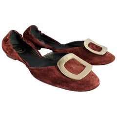 ROGER VIVIER Taglia 10 Burgundy Silver Buckle Suede Flats