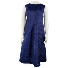 ISSEY MIYAKE Talla L Vestido plisado sin mangas de poliéster azul marino