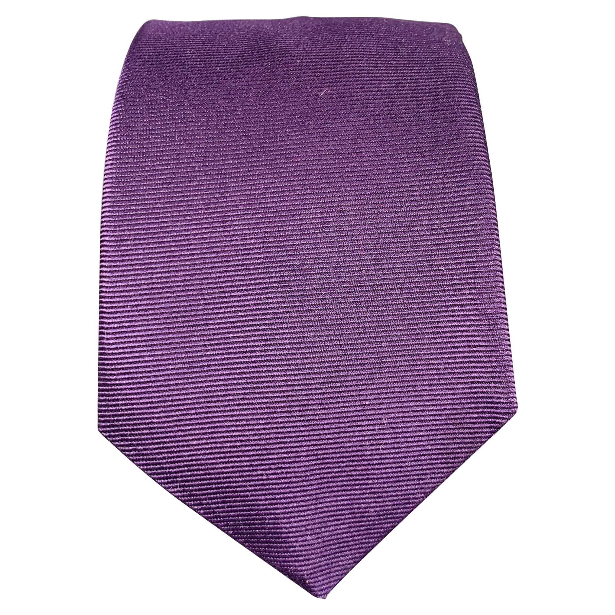 JOHN VARVATOS - Cravate en soie à rayures diagonales violettes, noires et blanches