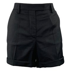 PRADA Taille 2 Short à revers en laine noire