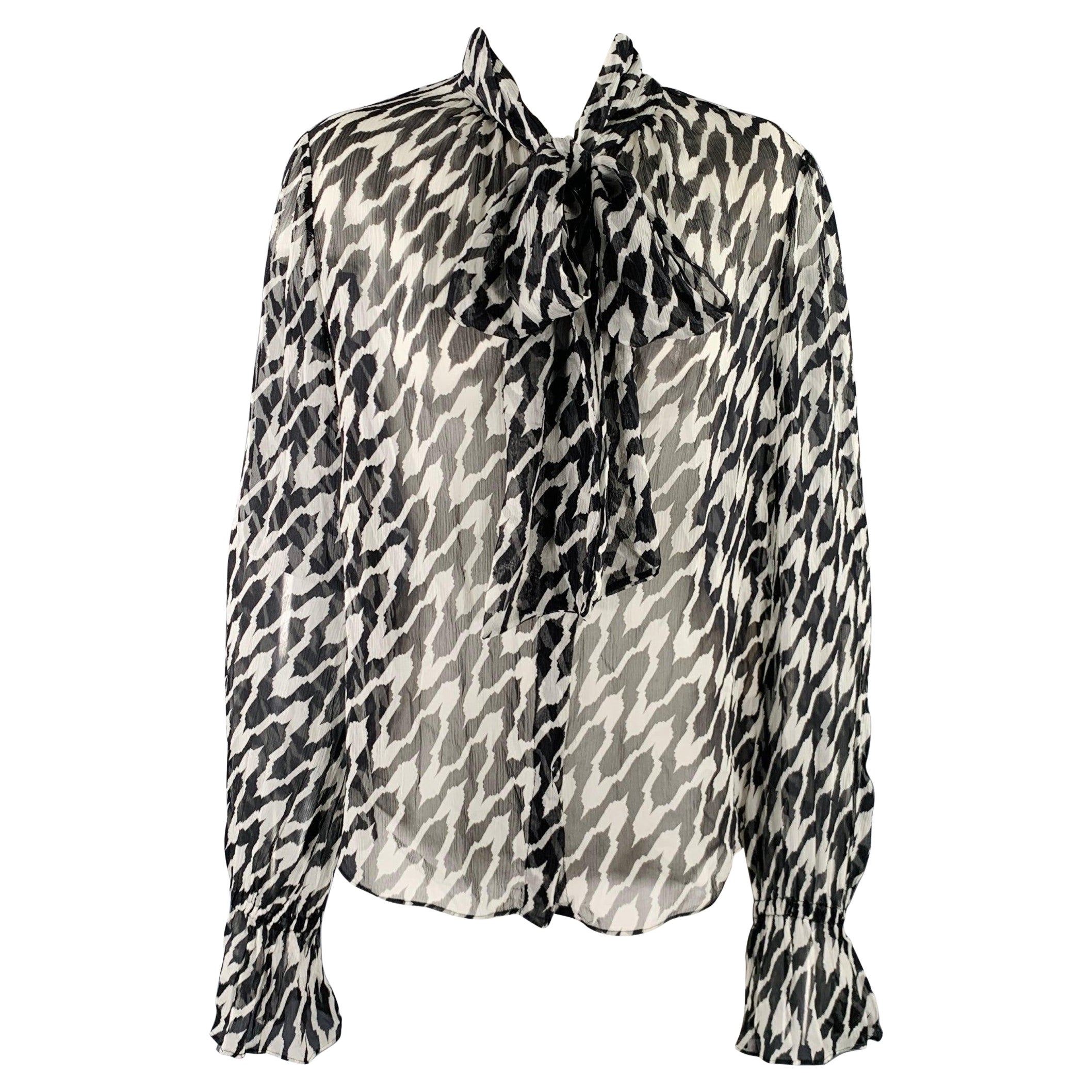 DIANE VON FURSTENBERG Größe S Schwarz-Weiße Bluse aus Seidenchiffon mit marmoriertem Pussybow-Marmor