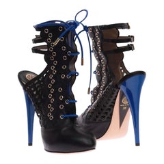 Resort 2012 Look #13 Versace Schwarze Perforierte Lederstiefeletten mit Stiefeletten 39 - 9