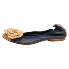 Chanel Navy Blue/Beige Leather and Straw Camellia Ballet Flats Size 38