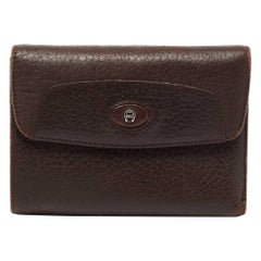 Aigner Billetera Tríptico con Solapa y Logotipo de Piel Marrón