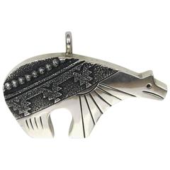Vintage Tommy Singer Navajo silversmith Bear Pendant Sterling Silver 9