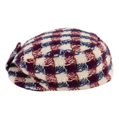 Chapeau/cap bleu et rouge Chanel