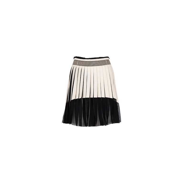 BALENCIAGA BY NICOLAS GHESQUIÈRE FW 07 iconic pleated mini skirt For Sale