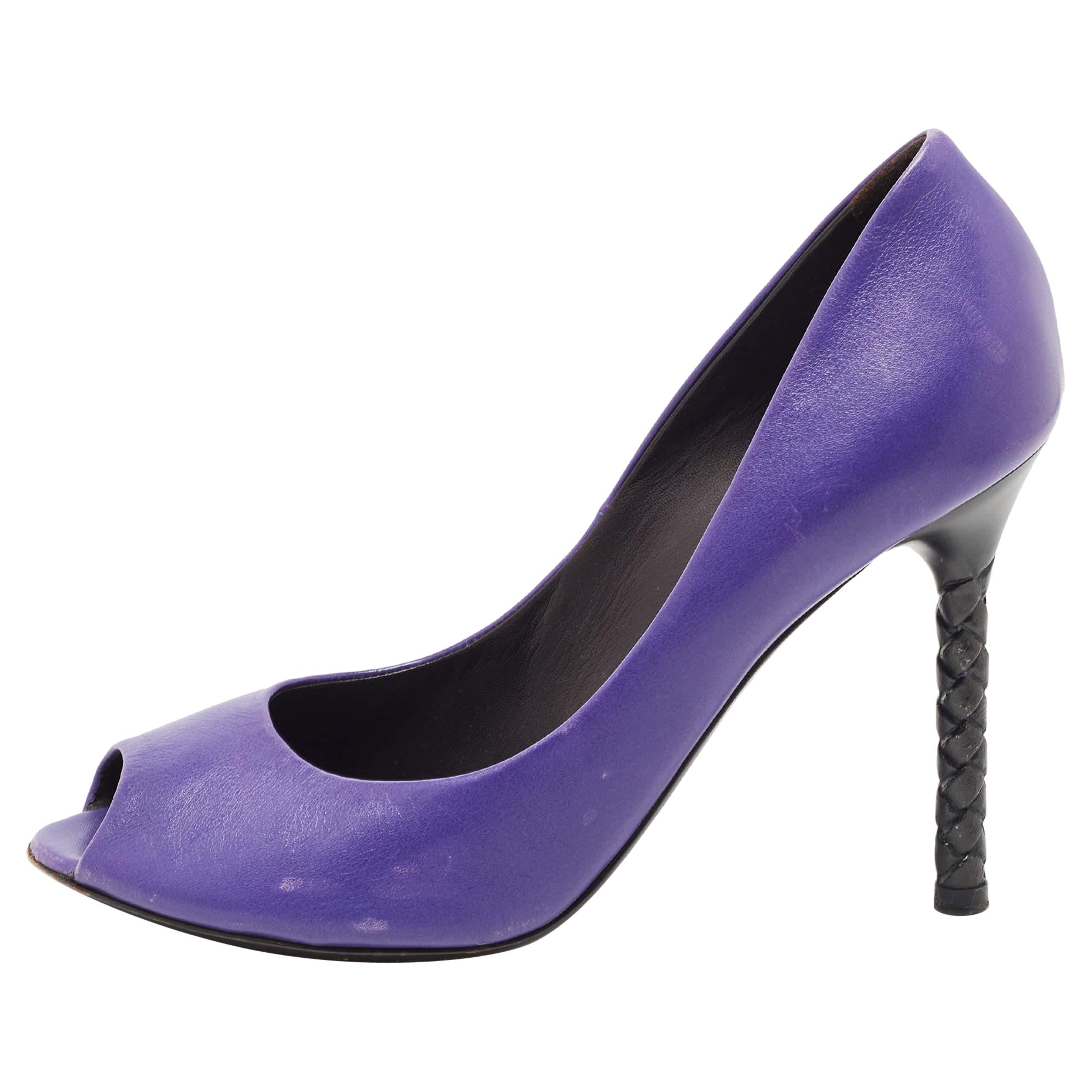 Bottega Veneta Purple Suede Peep Toe Pumps Size 39.5 For Sale
