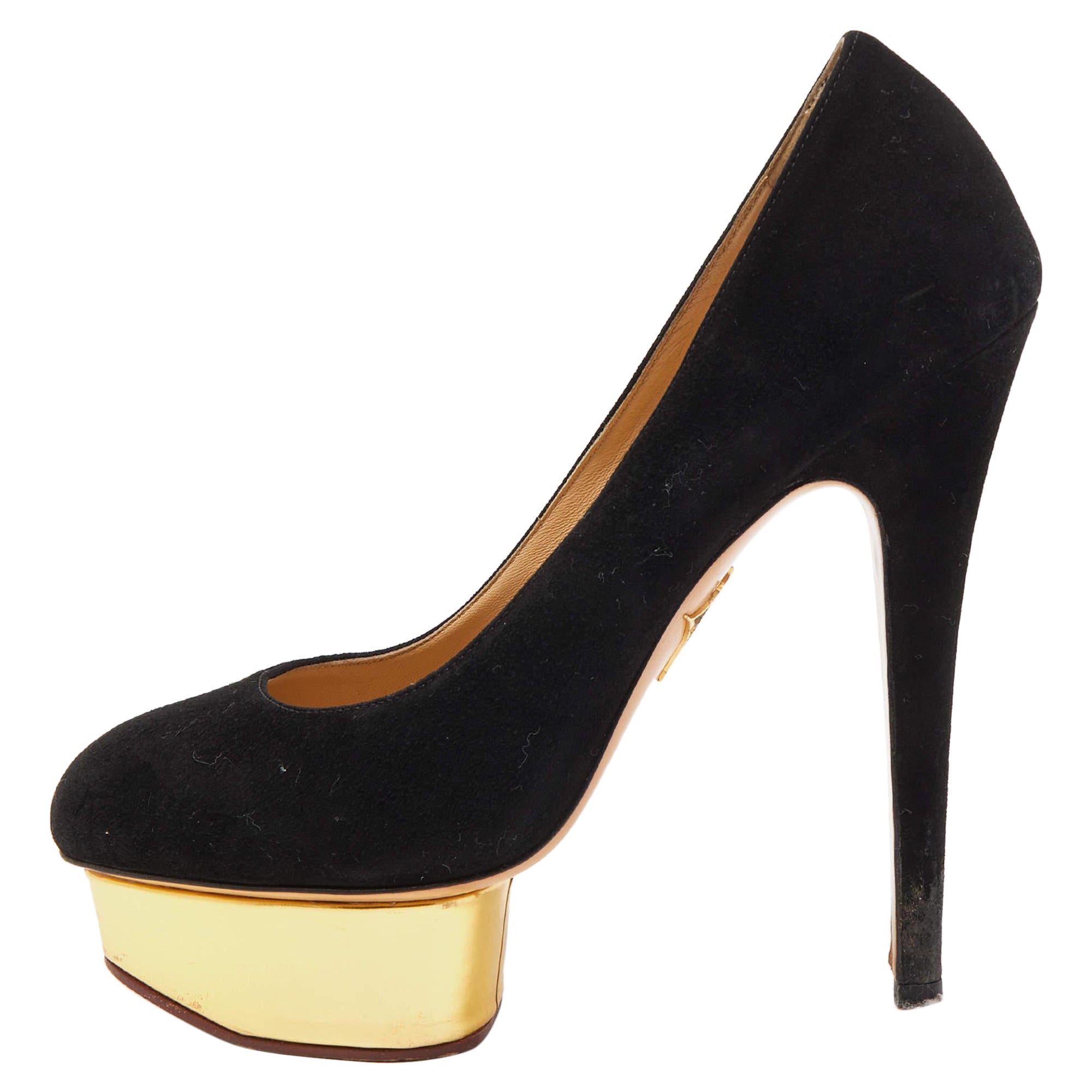Charlotte Olympia - Escarpins à plateforme Dolly en daim noir - Taille 37.5 en vente