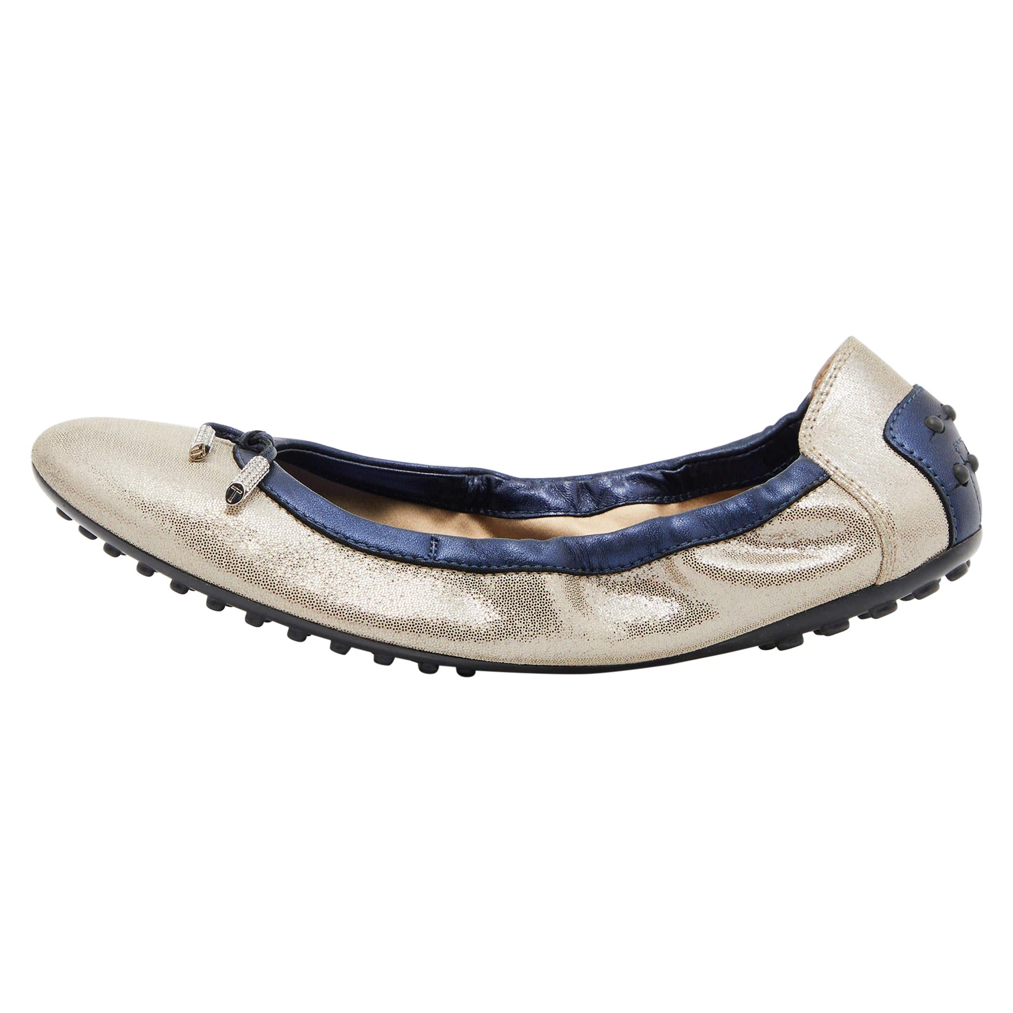 Tod's Silver/Blue Textured Nubuck Leather Scrunch Ballet Flats Size 38 For Sale