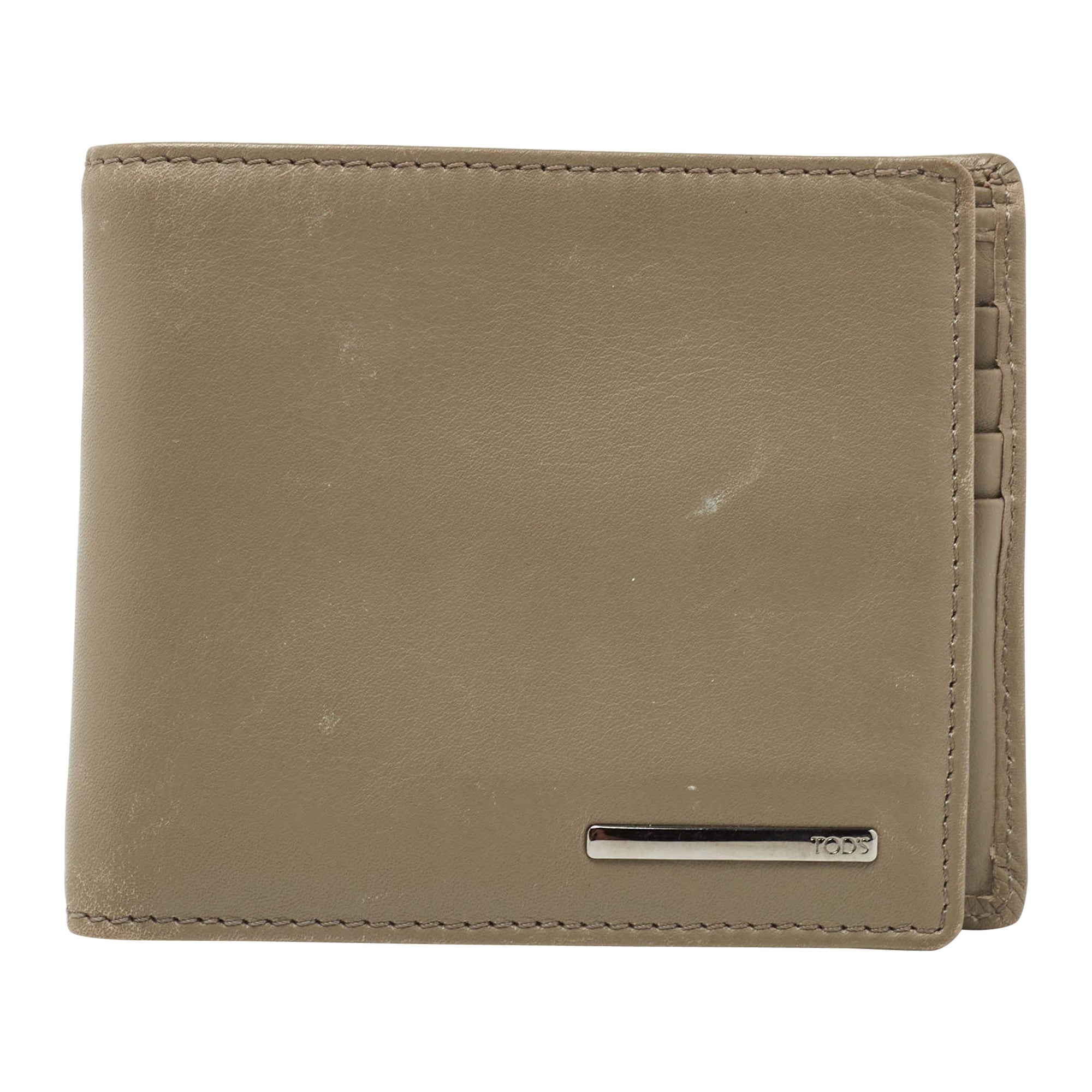 Tod's Olive Green Leather Bifold Wallet For Sale
