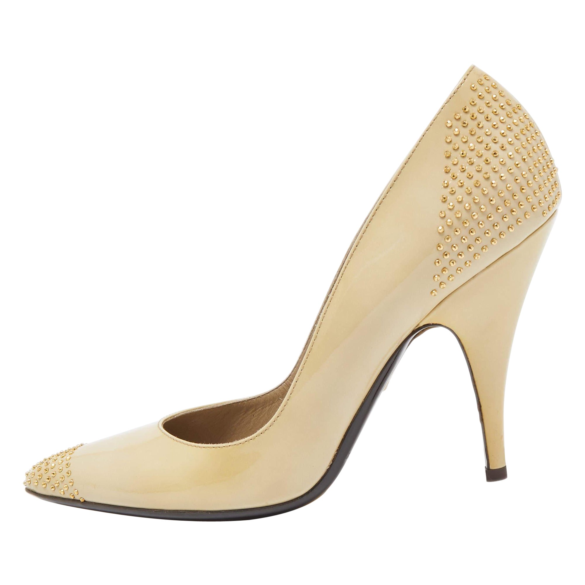 Burberry Beige Patent Leather Studded Pointed Toe Pumps Size 38 For Sale
