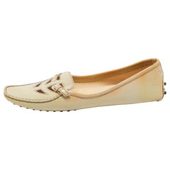 Tod's - Mocassins à boucle à bout pointu en vernis gris  Taille 38.5
