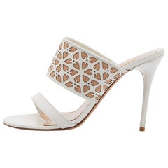 Alexander McQueen Weiß/Beige Laser Cut Ledersandalen Größe 38
