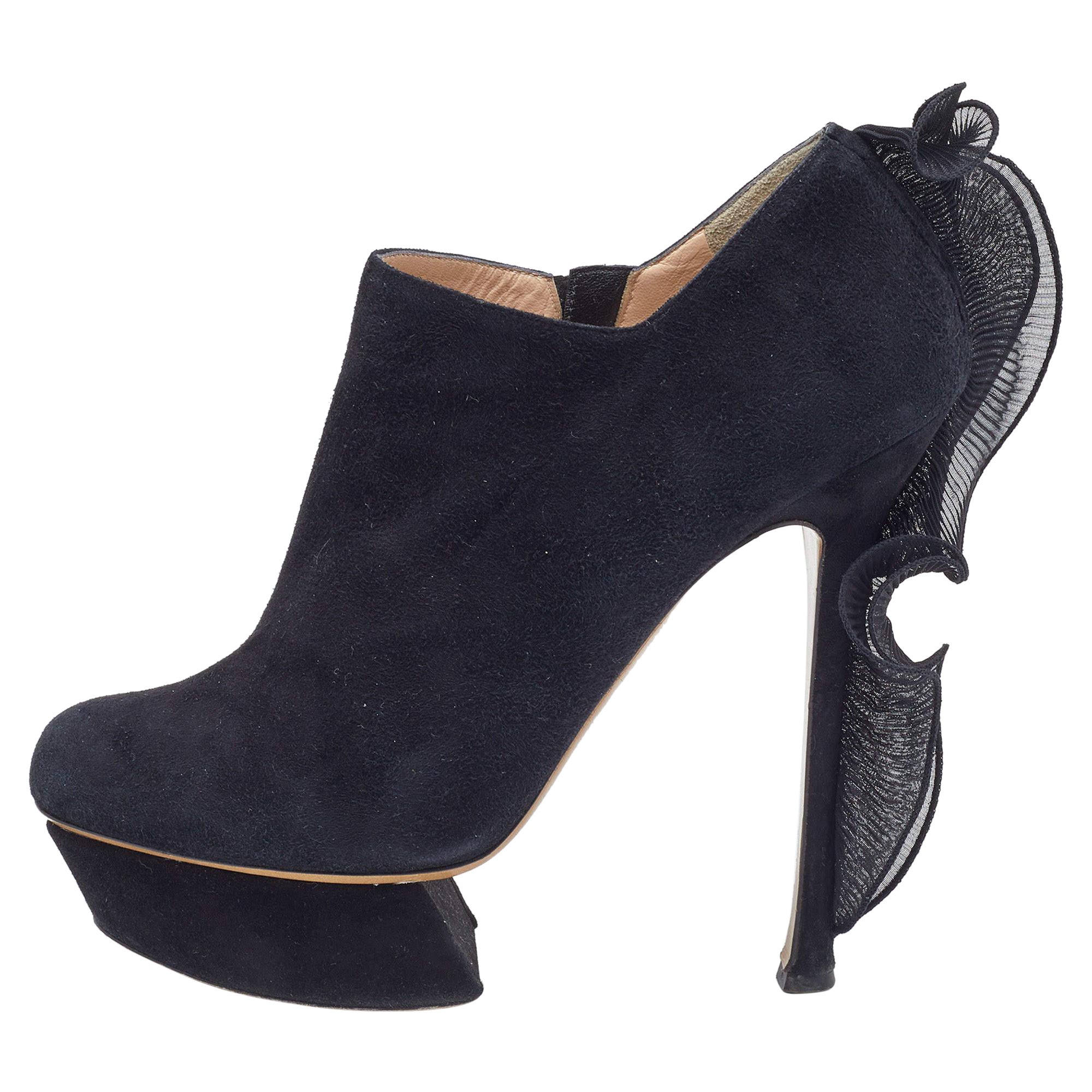 Nicholas Kirkwood Black Suede Ruffle Trimmed Platform Pumps Size 40 For Sale