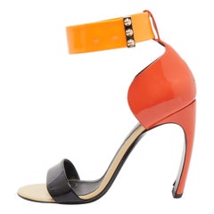 Nicholas Kirkwood Sandalias de charol con tira al tobillo Lola Pearl Talla 37.5
