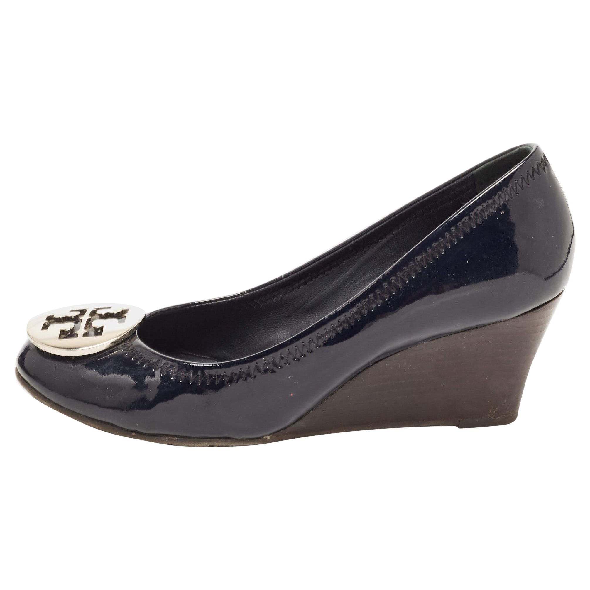 Tory Burch Navy Blue Patent Leather Wedge Pumps Size 36.5 For Sale