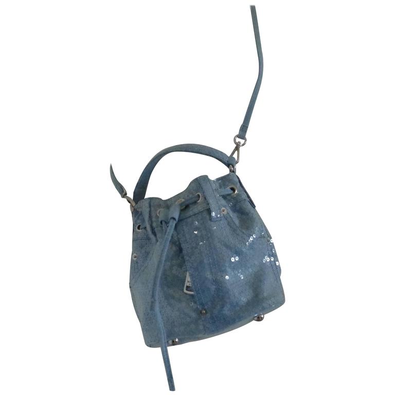 Moschino Couture Denim Bucket Bag mit Pailletten NWOT bei 1stDibs