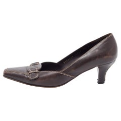 Salvatore Ferragamo Chaussures à bout carré en cuir Brown Taille 38