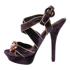 Dolce & Gabbana Lila Sandalen mit Knöchelriemen aus Samt und Leder Größe 39,5