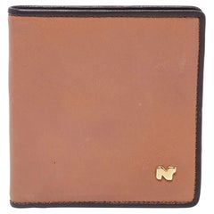 Nina Ricci Billetera Compacta Bifold de Piel Marrón en Dos Tonos