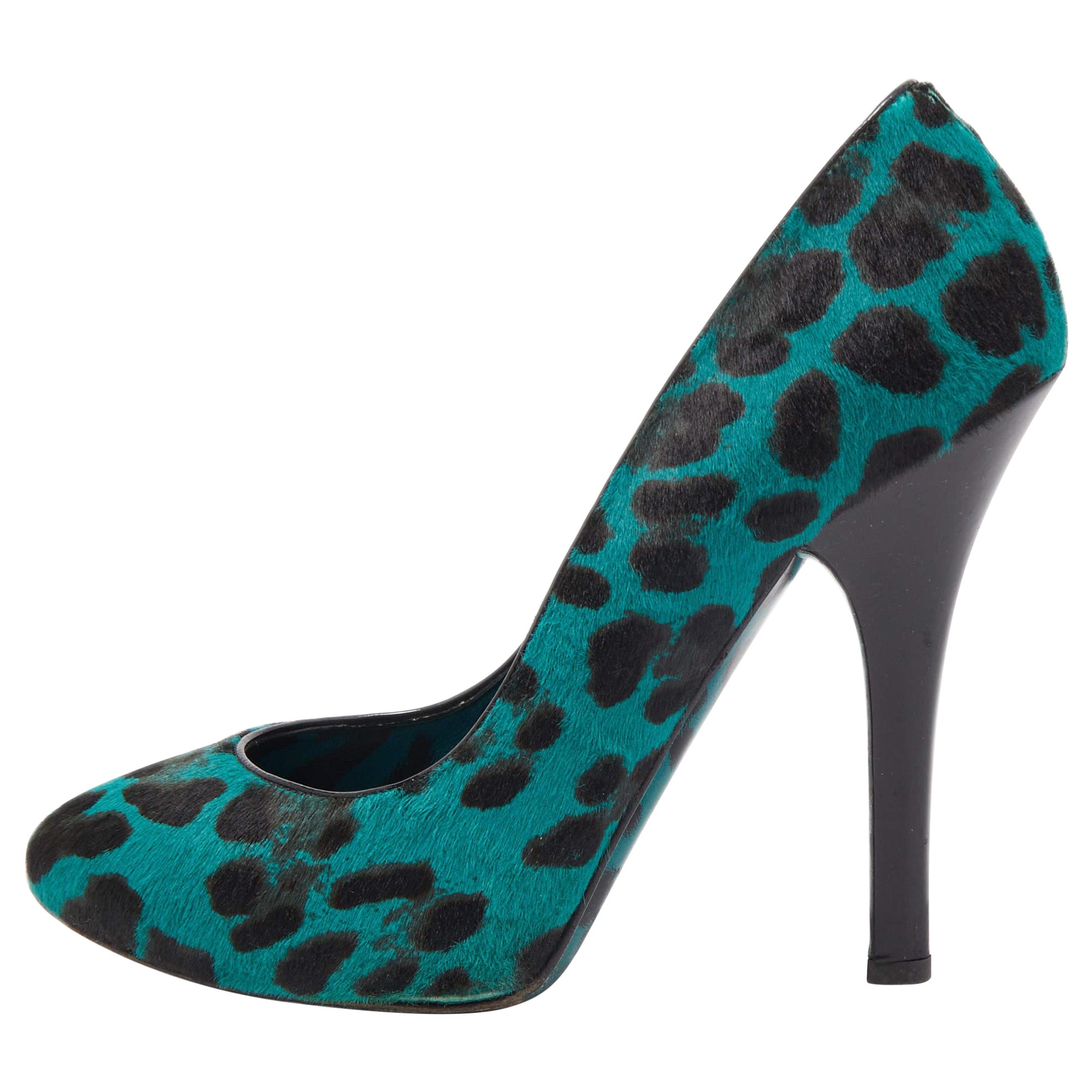 Dolce & Gabbana Green/Black Calf Hair Pointed Toe Pumps Size 38.5 For Sale