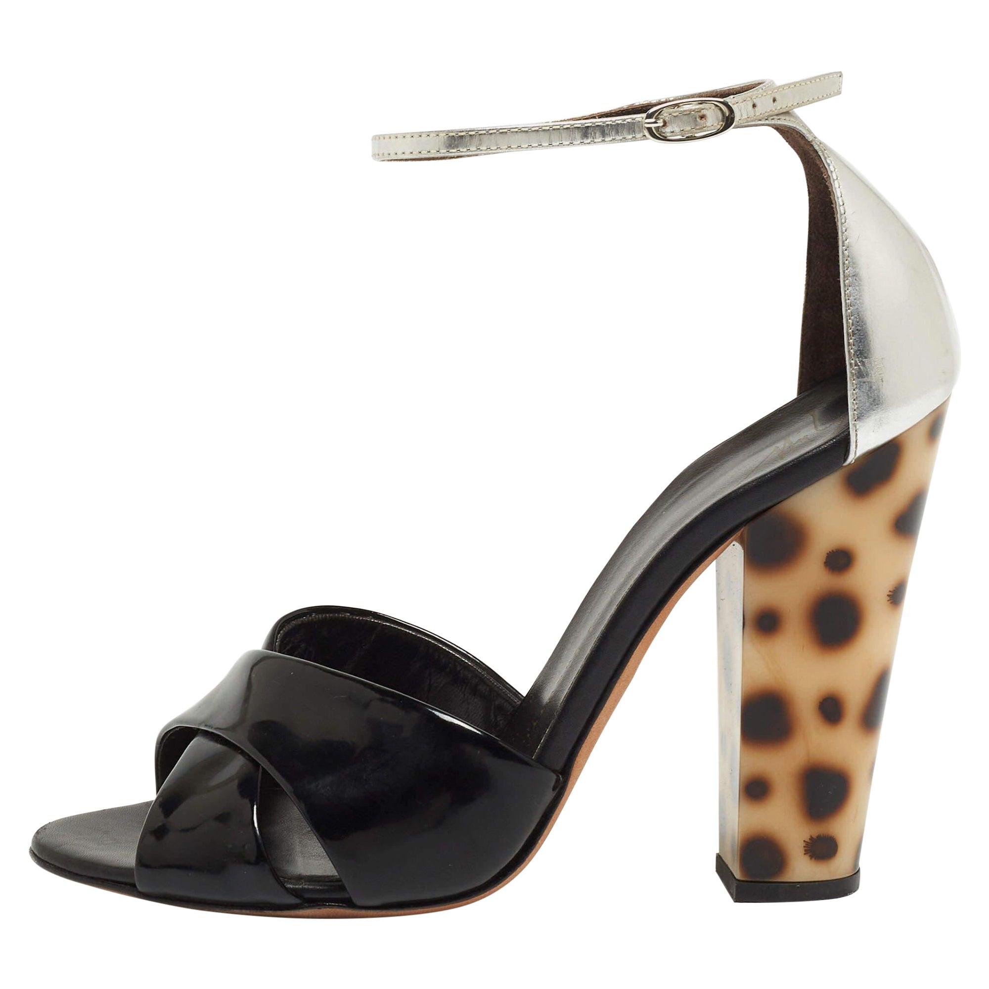 Giuseppe Zanotti Sandali con cinturino alla caviglia incrociato in vernice bicolore Taglia 36 in vendita