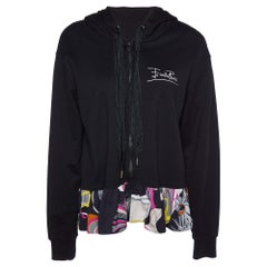 Emilio Pucci - Giacca con cappuccio in maglia di cotone nera con orlo stampato e zip frontale L