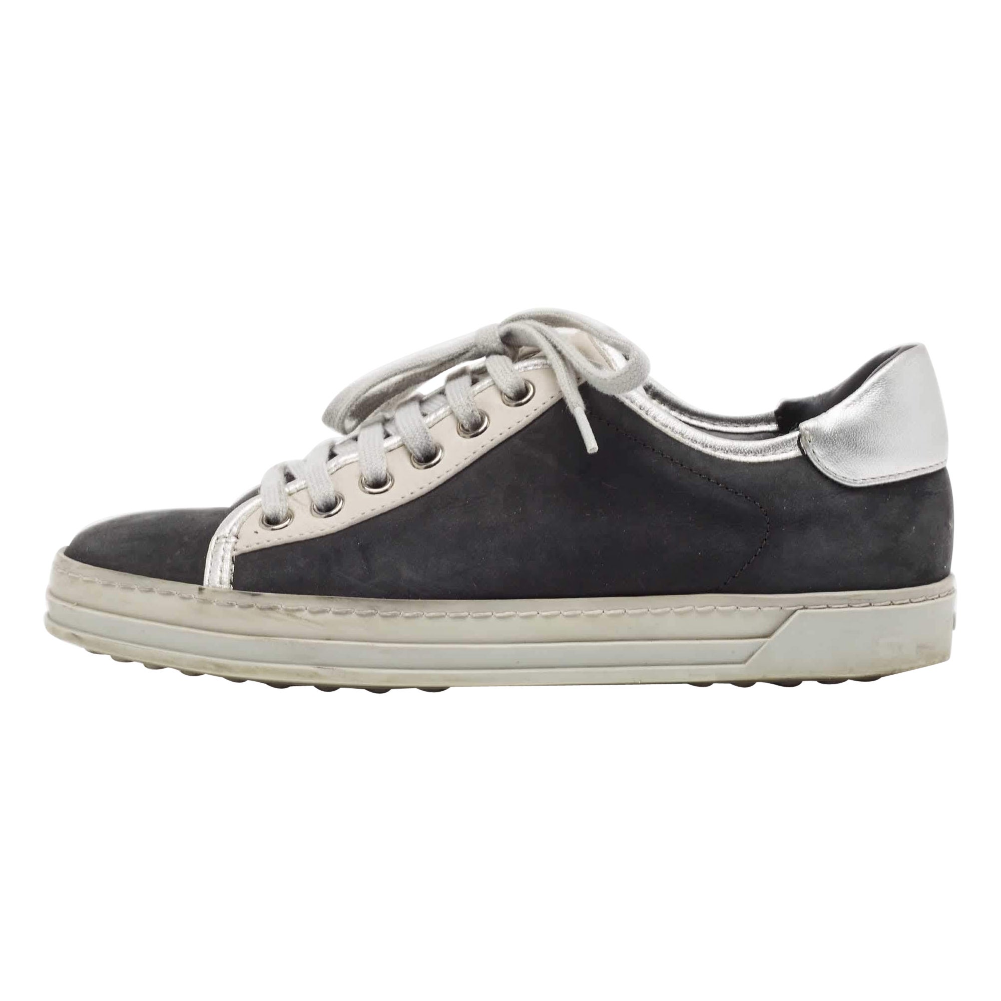 Tod's Black/Grey Nubuck Leather Low Top Sneakers Size 35 For Sale