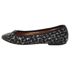 CH Carolina Herrera Schwarze Ballettschuhe aus Tweed und Lackleder mit Schleife Größe 37