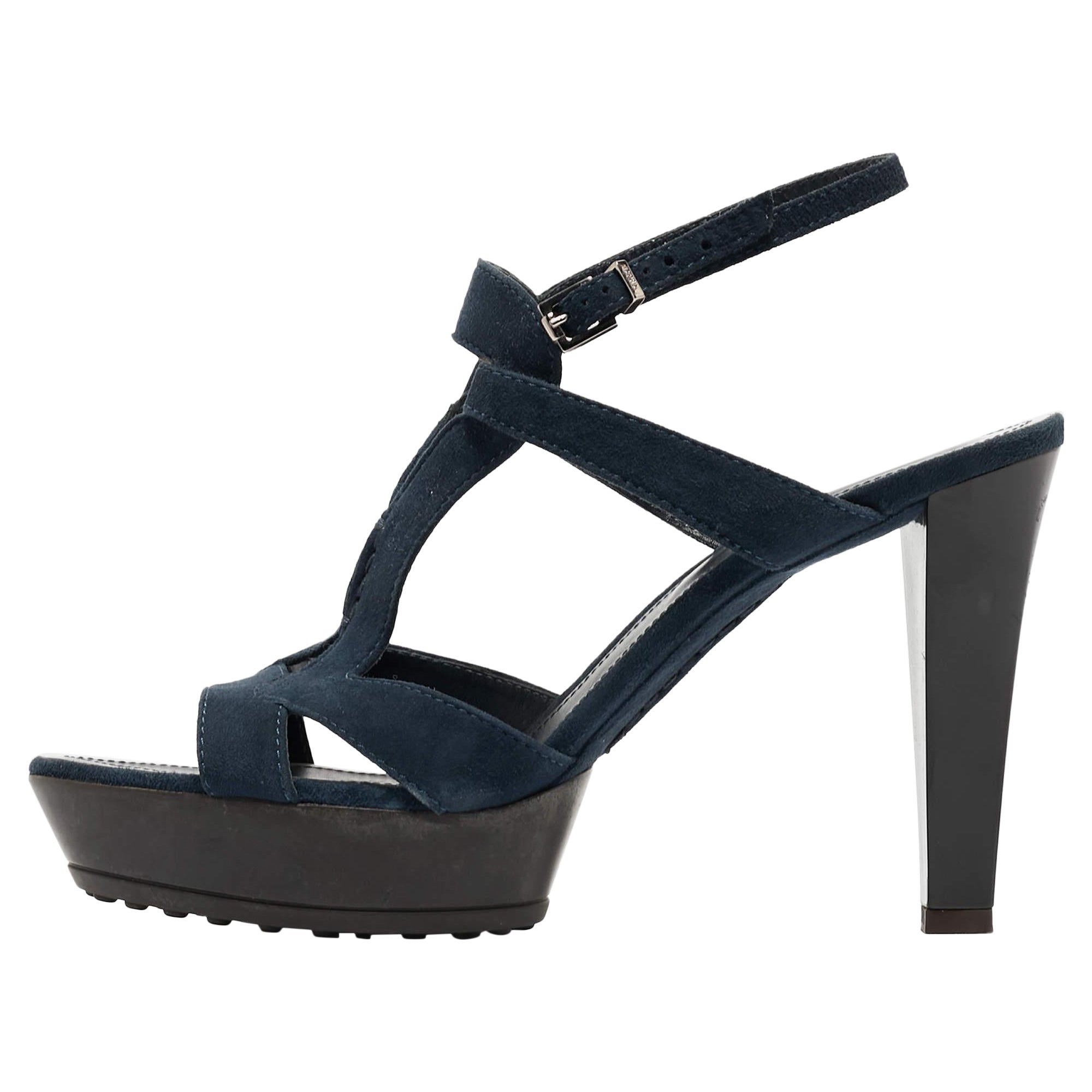 Tod's Marineblau Ausschnitt Wildleder Plateau Sandalen Größe 40 im Angebot