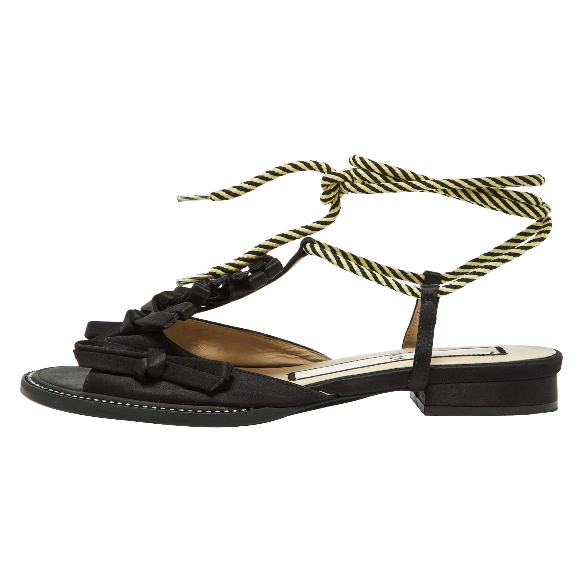 Nº21 Sandales en satin noir à nouer à la cheville Taille 37